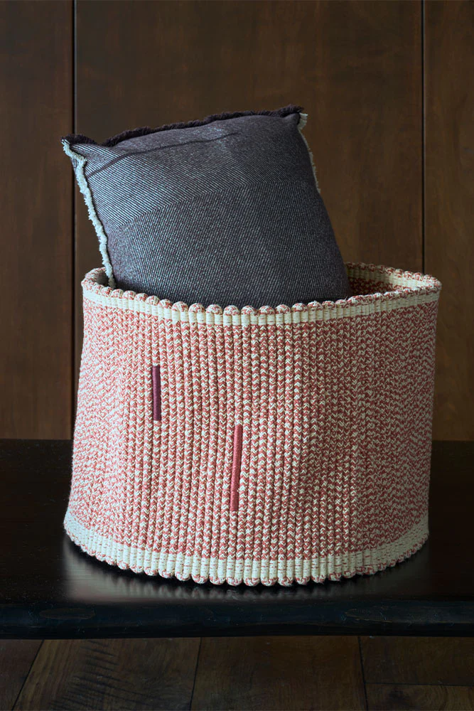 HANDLOOM BASKET VERTICAL TERRACOTA - Image 3