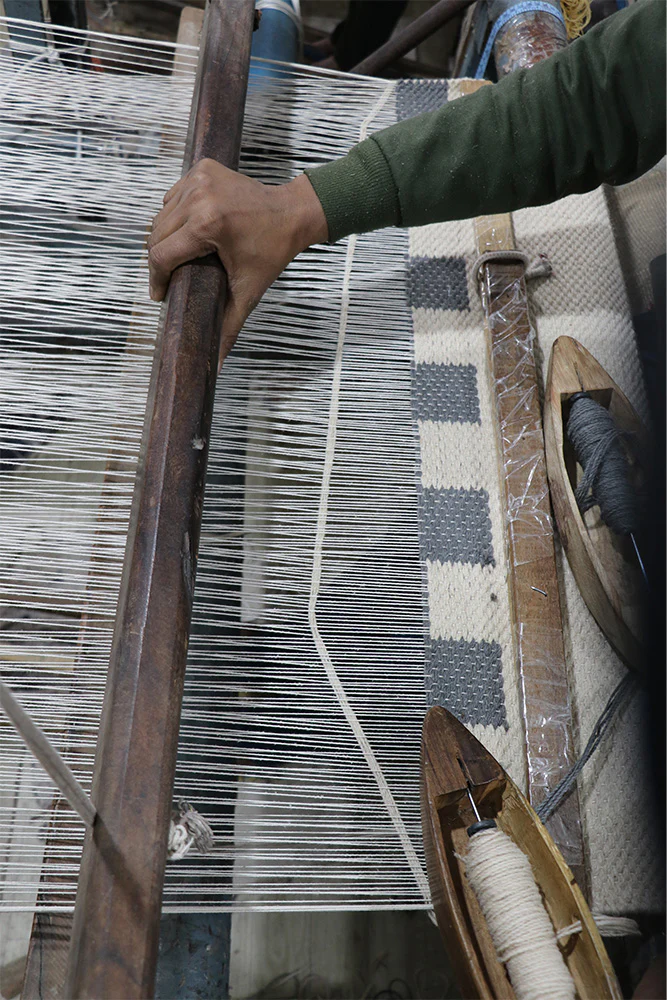 HANDLOOM RUG INTERSECTING NATURAL - Image 3