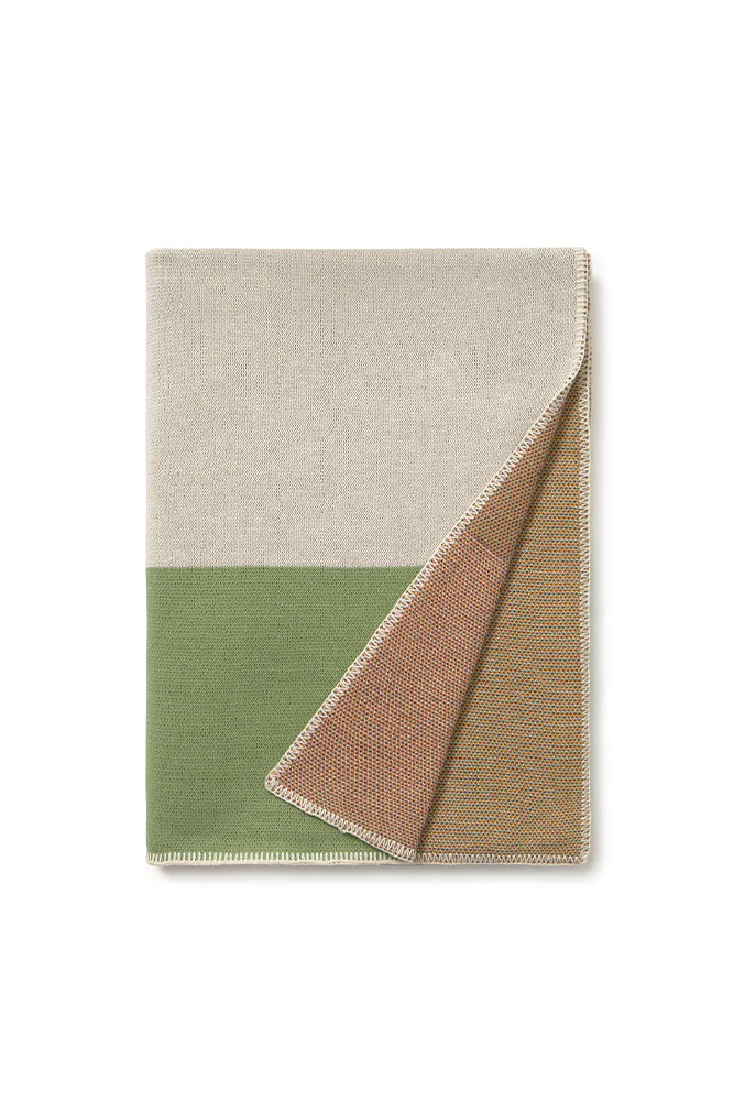 KNITTED BLANKET COLOR COMPOSITION - Image 3
