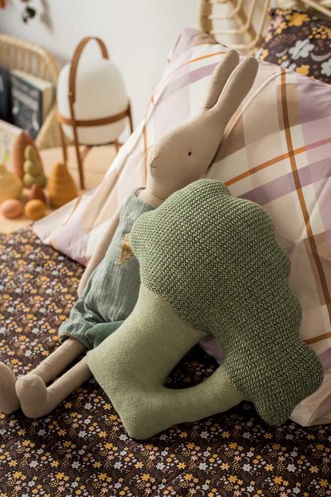 KNITTED CUSHION BRUCY THE BROCCOLI - Image 5