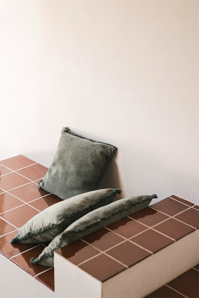 STONEWASHED RECTANGULAR CUSHION DUCK GREEN - Image 2