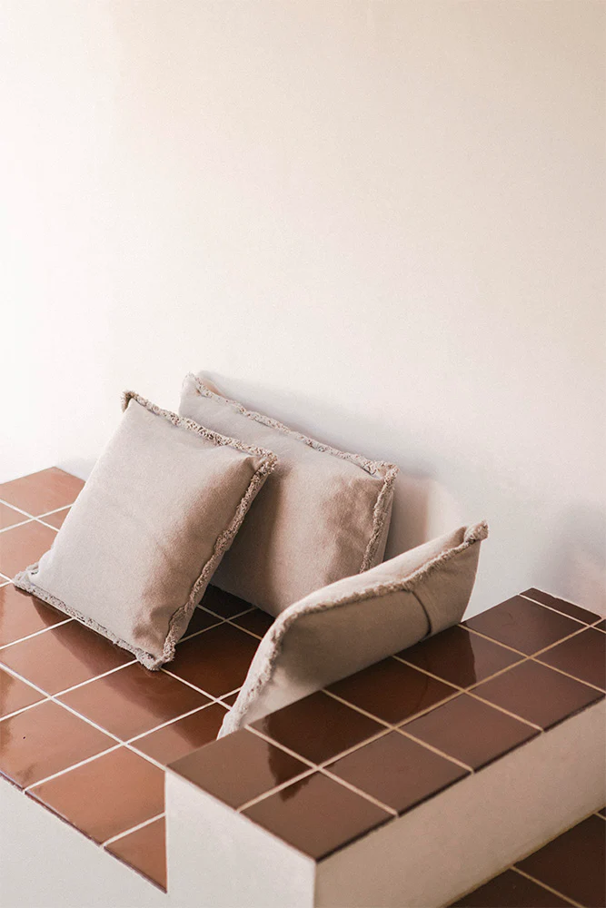 STONEWASHED RECTANGULAR CUSHION NEW GREY - Image 2