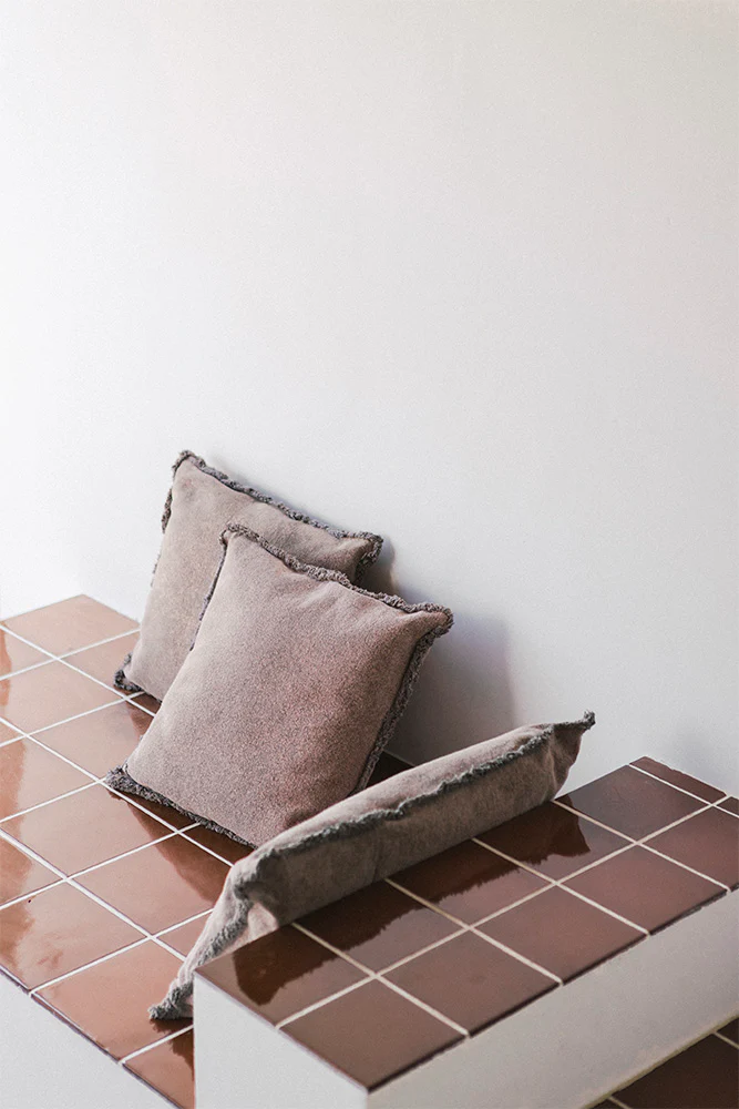 STONEWASHED RECTANGULAR CUSHION SOIL BROWN - Image 3