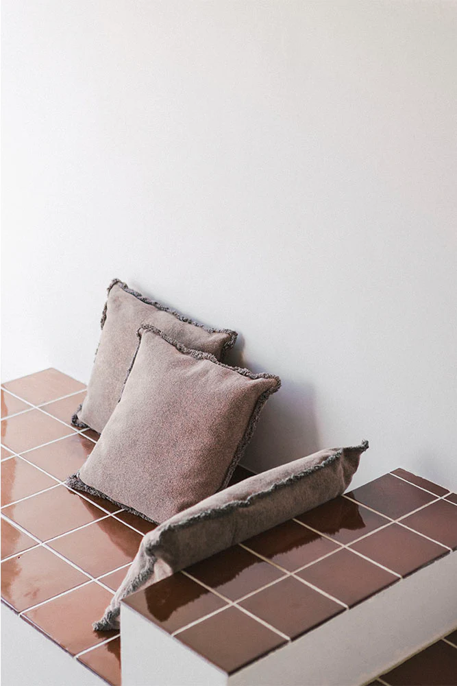 STONEWASHED SQUARE CUSHION SOIL BROWN - Image 2