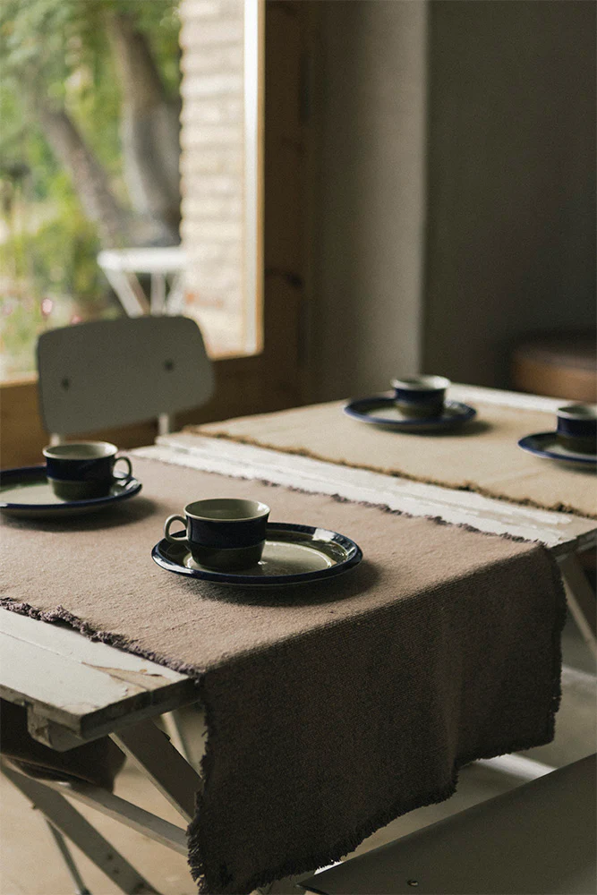 STONEWASHED TABLE RUNNER SOIL BROWN - Image 2