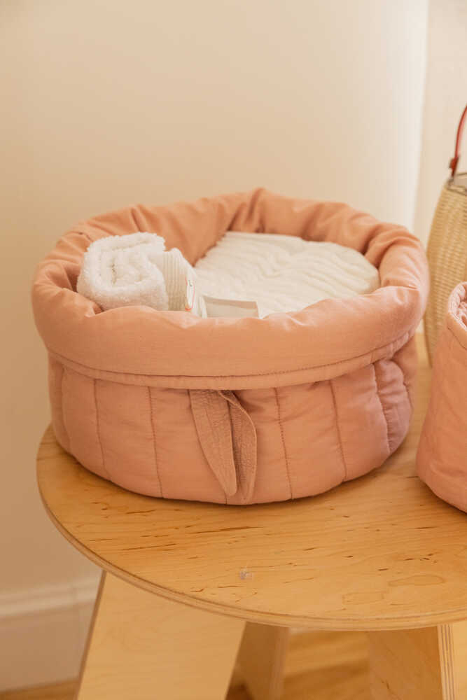 SET OF TWO QUILTED BASKETS VINTAGE NUDE - Image 3